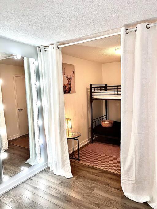 Luxurious Condo In The Center Of Downtown Toronto Exterior photo