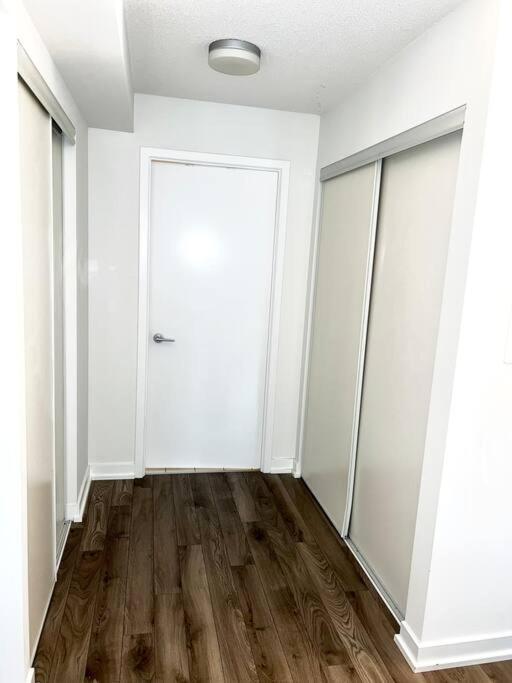 Luxurious Condo In The Center Of Downtown Toronto Exterior photo