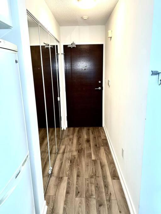 Luxurious Condo In The Center Of Downtown Toronto Exterior photo