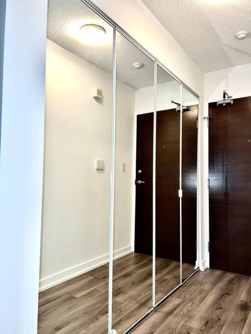 Luxurious Condo In The Center Of Downtown Toronto Exterior photo
