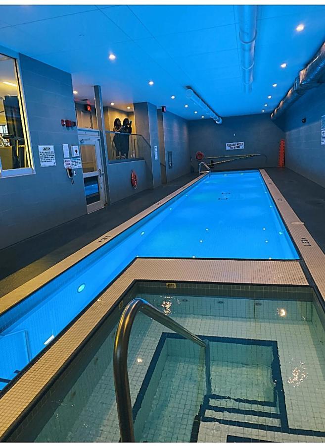 Luxurious Condo In The Center Of Downtown Toronto Exterior photo